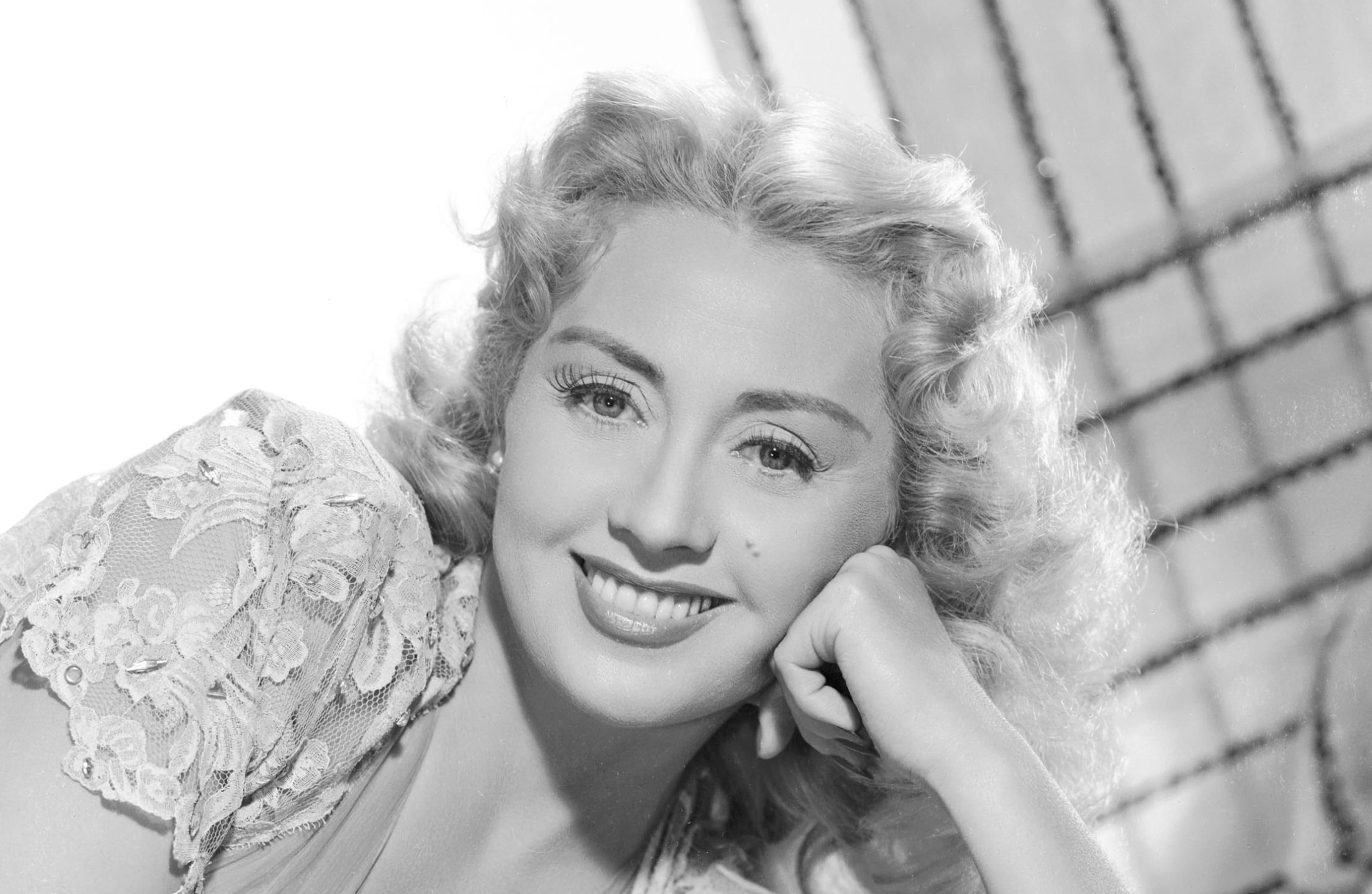 Joan Blondell 