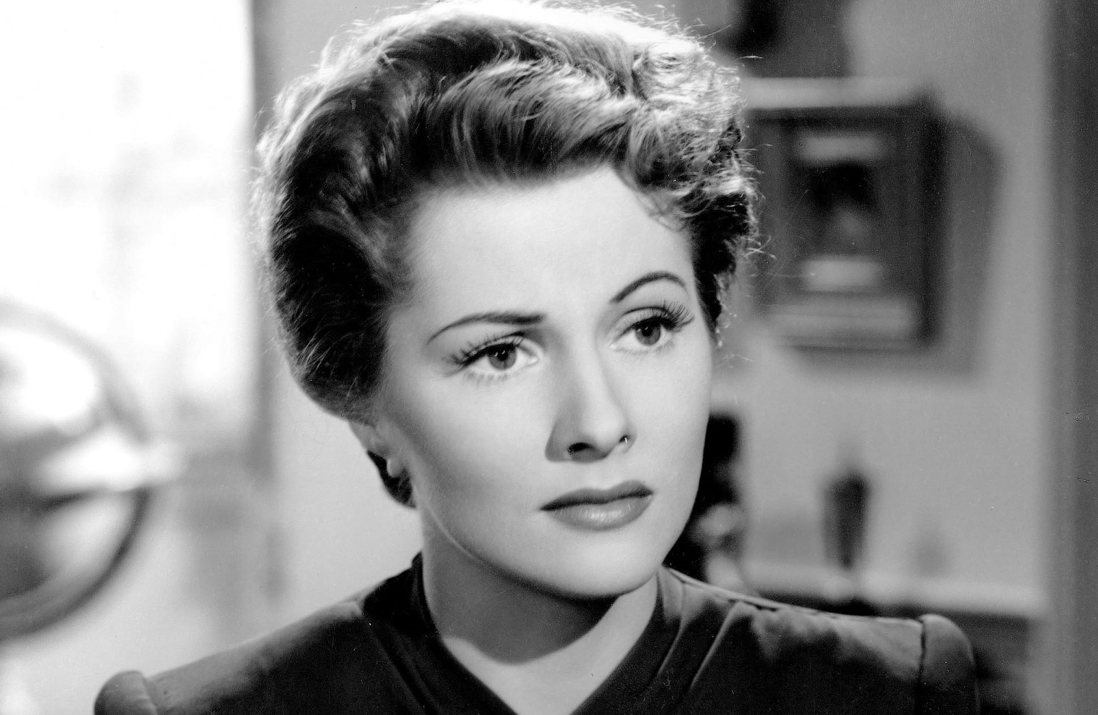 https://prod-images.tcm.com/Master-Profile-Images/JoanFontaine.jpg